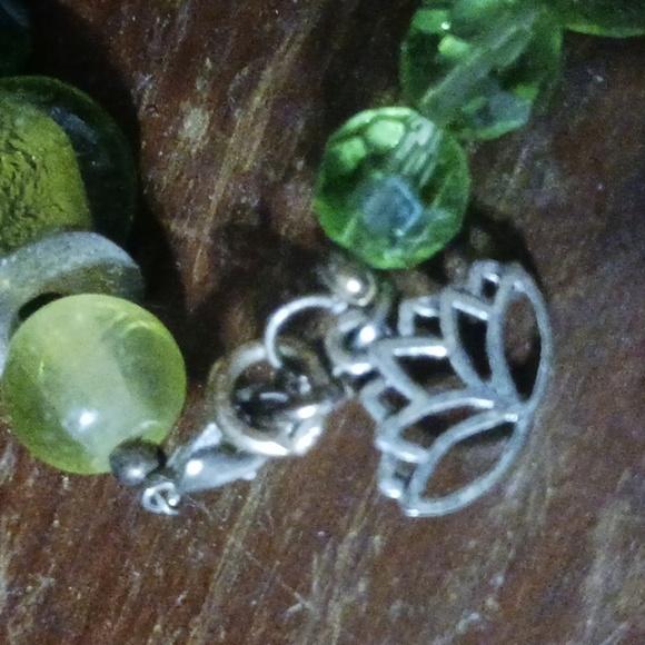 Handmade Green Beaded Bracelet with Lotus Charm - Picture 3 of 4